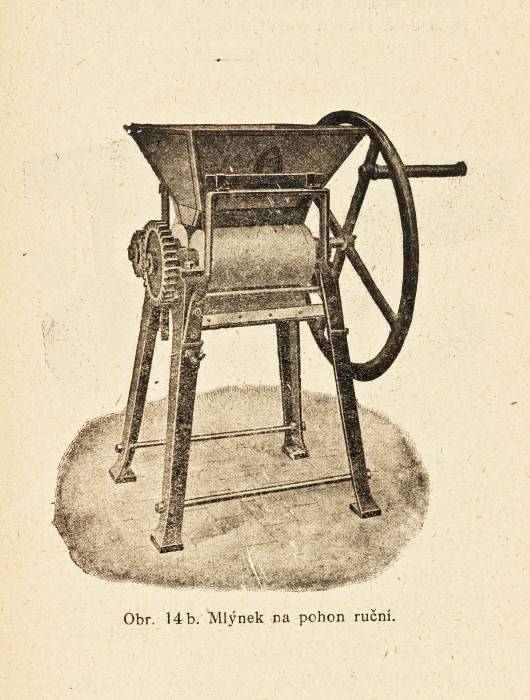 První mlýny na tvaroh byly na ruční pohon